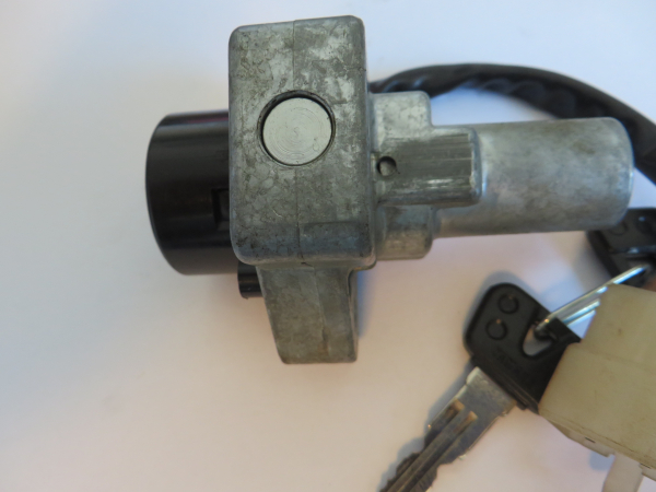 Yamaha Zündschloss Zündschloß XZ550 mit Lenkschloss main switch Genuine NEW