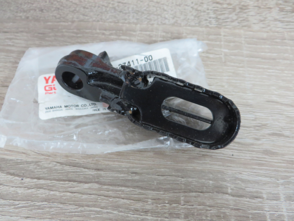 Yamaha Fußraste links XT500 left footrest  583-27411-00 Original 583-27411-00 Original Ersatzteil – MG-Teileshop