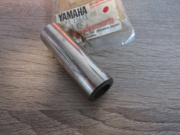 Yamaha Kolbenbolzen XT500 XZ550 TX750 SR500 piston pin 583-11633-00 Original