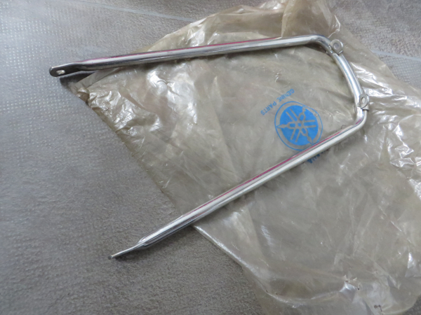 Yamaha vordere Kotflügelstrebe TX750 XS650 Front Fender stay Original NEU  Original Ersatzteil – MG-Teileshop