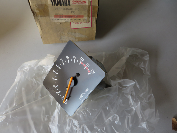 Yamaha XS400 12E DOHC rev counter 12E-83540-F0 Original NOS 12E-83540-F0 Genuine spare part – MG-Teileshop
