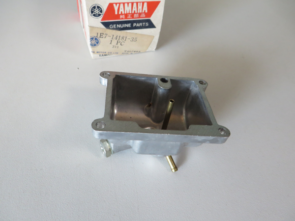 Yamaha RD125 DX RD200 DX float chamber Original 1E7-14181-35 Genuine spare part – MG-Teileshop