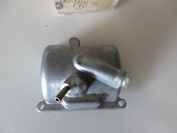 Yamaha Schwimmerkammer RD125 DX RD200 DX float chamber 1E7-14181-35 Original