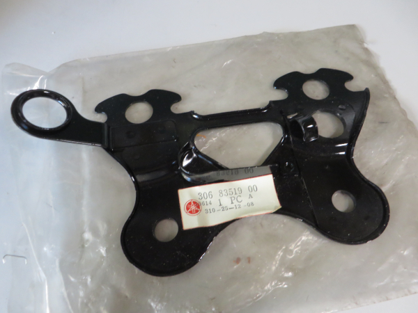 Yamaha Instrumentenhalter XS2 TX650 bracket meter  306-83519-00 Original NOS 306-83519-00 Original Ersatzteil – MG-Teileshop