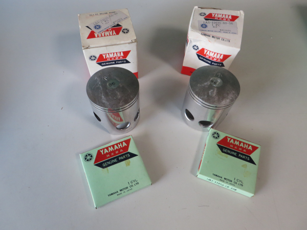 Yamaha Standart Kolbensatz RD400 piston kit Original 1A1-11631-00-98, 1A1-11610-00 NEU 1A1-11631-00-98 Original Ersatzteil –