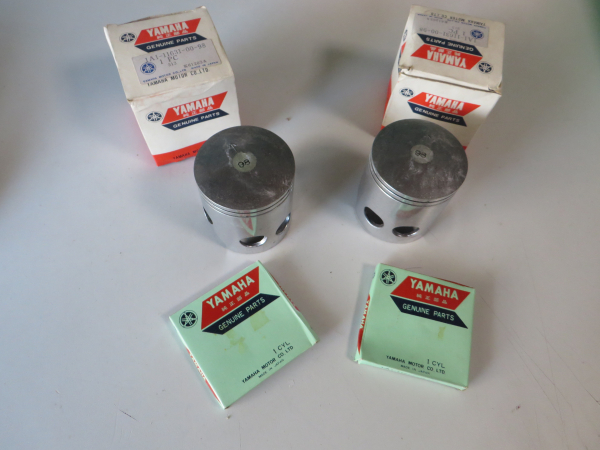 Yamaha Standart Kolbensatz RD400 piston kit 1A1-11631-00-98 Original NEU  Original Ersatzteil – MG-Teileshop