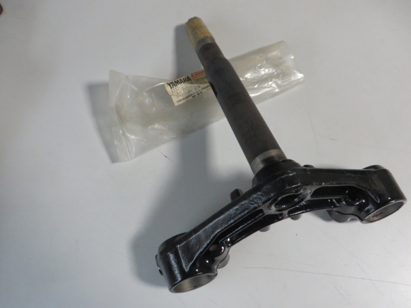 Yamaha Gabeljoch XZ550 fork under bracket Original NOS