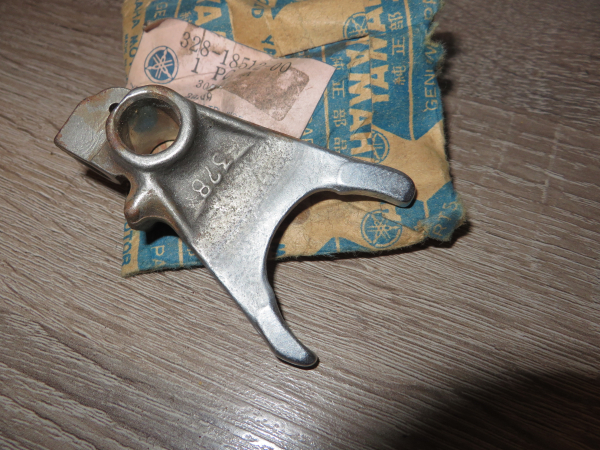 Yamaha RD250 RD350 RD400 XS400 XS360 XS400SE TZ250 TZ350 fork shift 328-18512-00 328-18512-00 Genuine spare part – MG-Teilesh