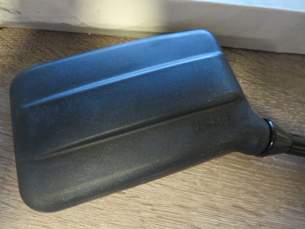 Yamaha Rückspiegel rechts XZ550 XS400 12E back mirror 11U-26290-11 Original