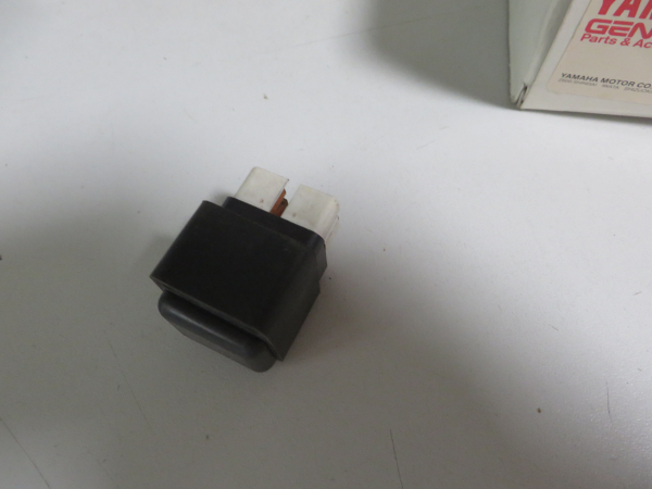 YAMAHA RELAIS BENZINPUMPE RELAY FUEL PUMB  XT500 FZR750R XT600 XV1100 25G-81950-02-00 ORIGINAL NOS