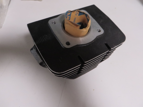 Yamaha Zylinder links RD125 left cylinder original NOS
