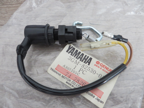 Yamaha Bremslichtschalter hinten FZR1000 rear Stop Switch  3GM-82530-01 Original 3GM-82530-01 Original Ersatzteil – MG-Teiles