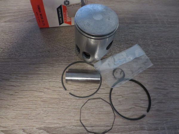 Yamaha Kolben Kolbensatz +0.75 mm TY125 DT125E AT2 3.Übergröße komplett Original