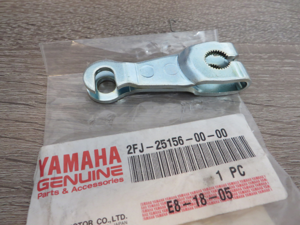 Yamaha Front Lever Camshaft YFM80 Moto-4 Badger brake drum lever 2FJ-25156-00  Original NEU 2FJ-25156-00 Genuine spare part –