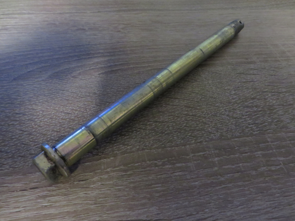 Yamaha RD125 RS100 axle front wheel Gebraucht 34X-25181-00 Original 34X-25181-00 Genuine spare part – MG-Teileshop