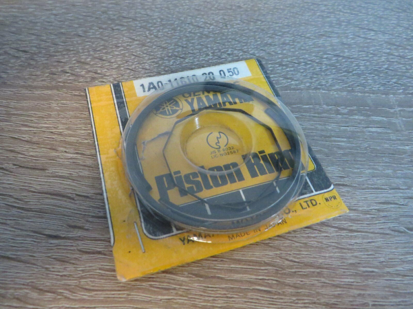 Yamaha Kolbenringe RD250 Übermaß 0.5mm piston rings 1A0-11610-20 Original NEU 1A0-11610-20 Original Ersatzteil – MG-Teileshop