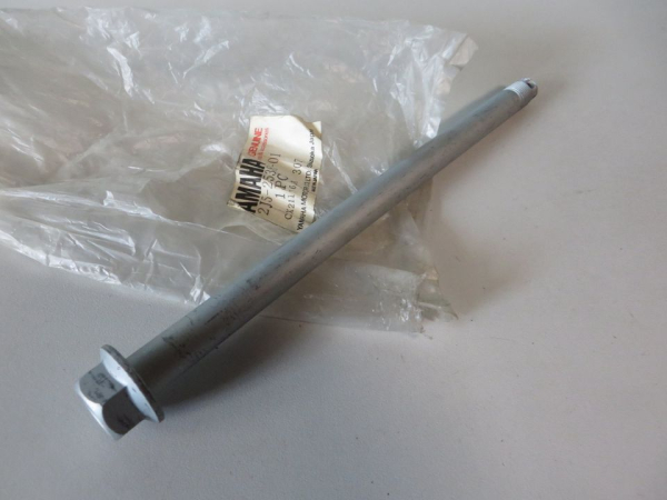 Yamaha Radachse RD80 LCII RZ125 YZ80 axle wheel 2J5-25381-01 NEU 2J5-25381-01 Original Ersatzteil – MG-Teileshop