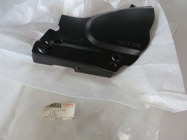 Yamaha Ritzelabdeckung Motordeckel XJ550 4V8 Crankcase Cover 4V8-15411-00 Original NEU 4V8-15411-00 Original Ersatzteil – MG-