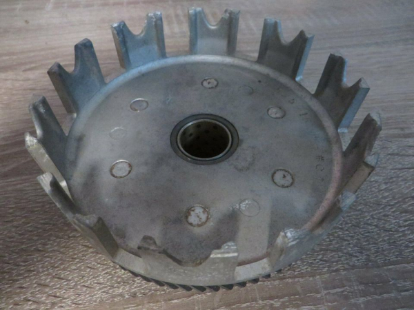 Yamaha TY125 TY175 Kupplungskorb clutch basket 525-16150-00 Original NOS