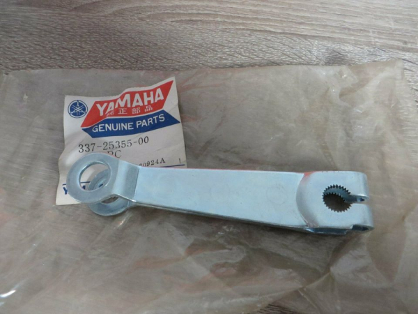Yamaha Bremshebel für Bremsankerplatte YCS5 RD200 brake lever 337-25355-00 NOS 337-25355-00 Original Ersatzteil – MG-Teilesho