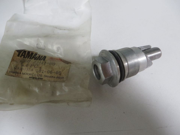 Yamaha XS650 SE fork cap 2F0-23111-00 Original NOS 2F0-23111-00 Genuine spare part – MG-Teileshop