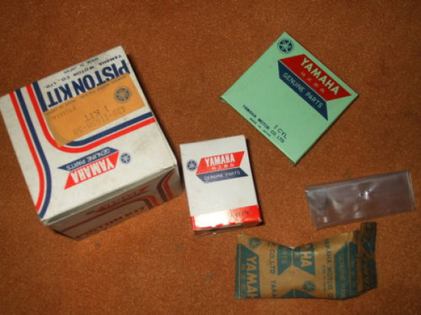 Yamaha Kolben Kit 1. Übermaß LB50 Chappy LB3-M Bop TY50M piston set Original NEU