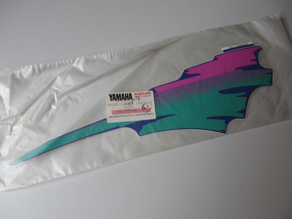 Yamaha Emblem RIGHT DT50R Side Cover graphic Original 3HL-F179K-20 Genuine spare part – MG-Teileshop