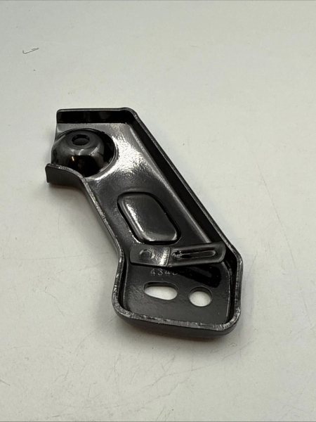 SUZUKI BLINKERHALTER HINTEN RECHTS GSX500ES GS550ES BRACKT,RR TURN SIGNAL X36986