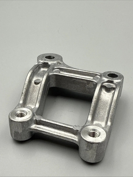 SUZUKI VERKLEIDUNGSHALTER BRACE,COWLING CTR GSXR750W GSXR600W NEU XX22748