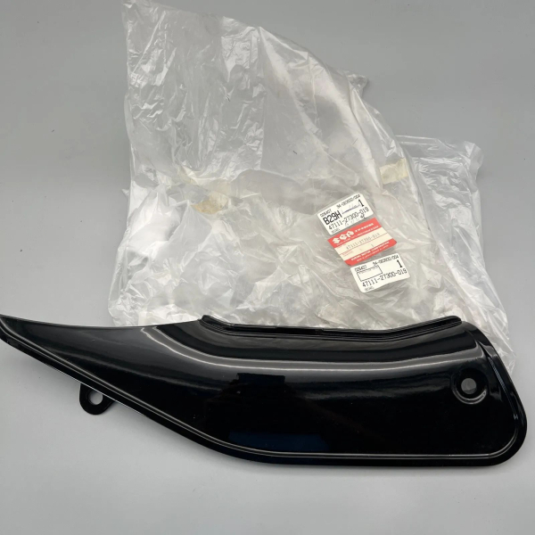 SUZUKI RV 125 VERKLEIDUNG SEITENDECKEL FRAME SIDE COVER ORIGINAL NEU SA0603