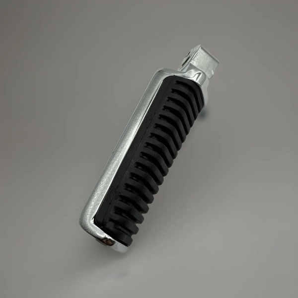 SUZUKI SOZIUSRASTE RECHTS VL1500 VZ800 FOOTREST ASSY,PILLION,R XX36025