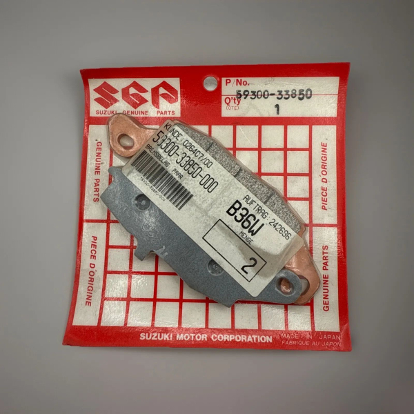 Yamaha SUZUKI BREMSBELÄGE VX800 BRAKE PAD SET 59300-33850 XX36208 59300-33850 Original Ersatzteil – MG-Teileshop