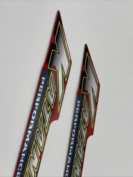 SUZUKI AUFKLEBERSATZ AY50W AY50 EMBLEM SET 68130-02E00-28V D01681