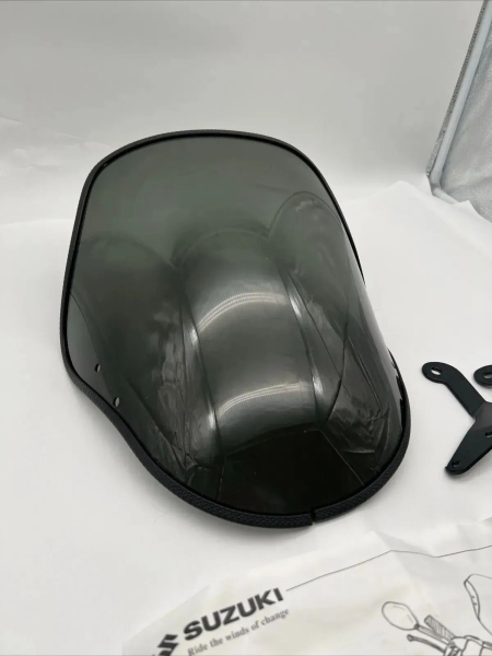 SUZUKI AY 50 KATANA WINDSCHUTZSCHEIBE WINDSHIELD ORIGINAL NEU K01695