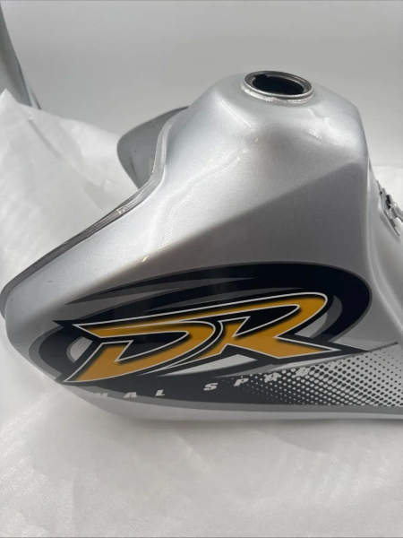SUZUKI DR650SE  KRAFTSTOFFTANK BENZINTANK SILBER FUEL TANK NEU S00005